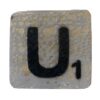 Houten Scrabble Letter U - Grijs