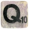 Houten Scrabble letter Q - Paars