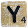 Houten Scrabble letter Y - Geel-Bruin