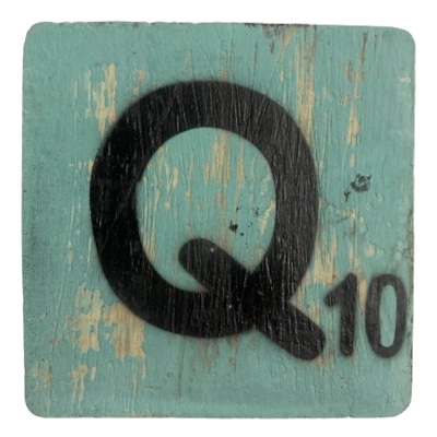 Houten Scrabble Letter Q - Groen-Blauw - 10x10