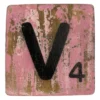Houten Scrabble Letter V - Donkerroze - 10x10