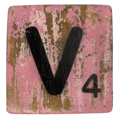 Houten Scrabble Letter V - Donkerroze - 10x10