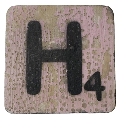 Houten Scrabble Letter H - Roze