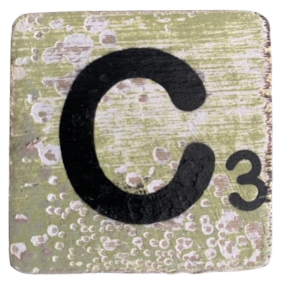 Houten Scrabble letter C - Olijfgroen Houten Scrabble letter C - Olijfgroen